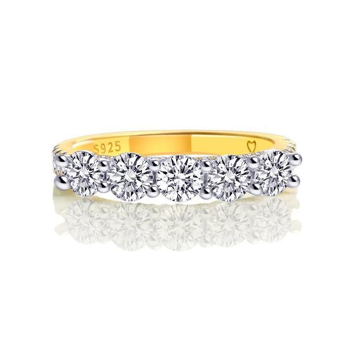 Amélie – Delicato anello di diamanti con decorazione a corona.