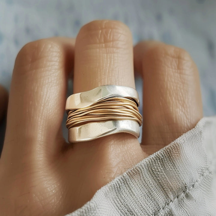 Marie – Anello in argento con fili dorati