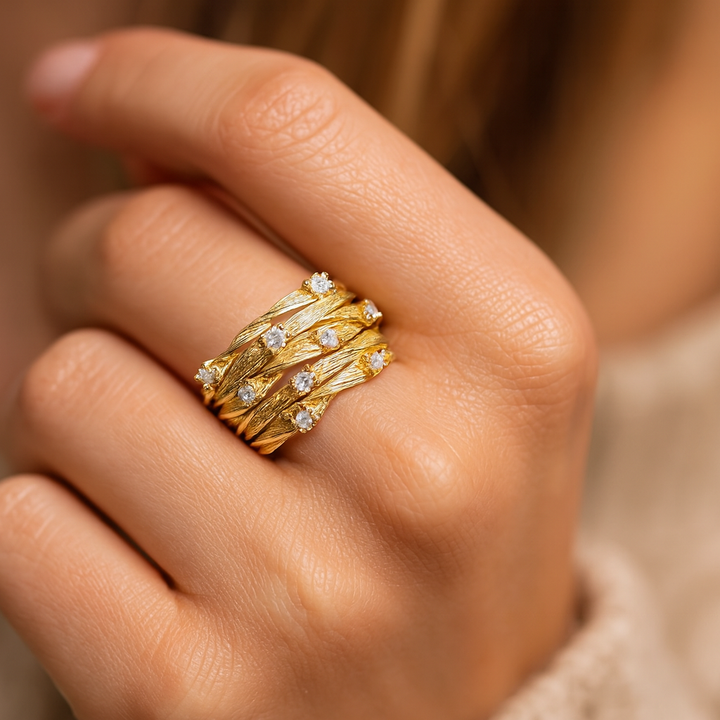 Johana - Anello vintage in oro con zircone