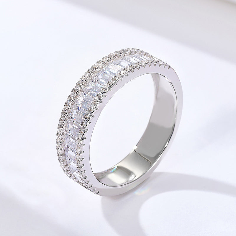 Beatrix – Anello doppio con incastonatura a pavé.