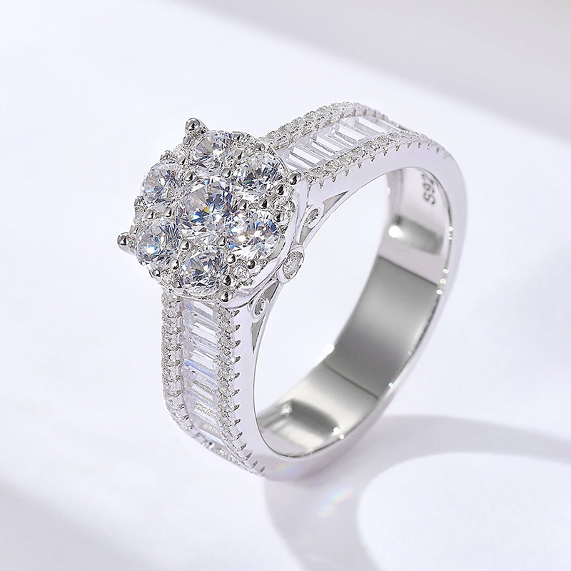 Beatrix – Anello doppio con incastonatura a pavé.
