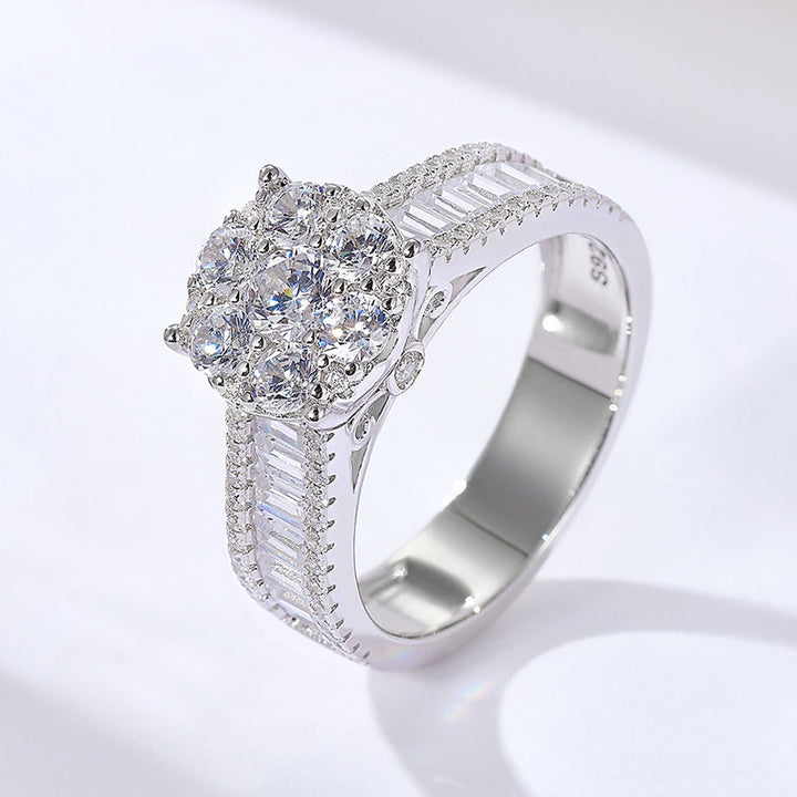 Beatrix – Anello doppio con incastonatura a pavé.