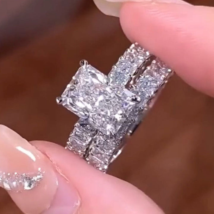 Kateřina – Anello di diamanti con caratteristico taglio baguette.