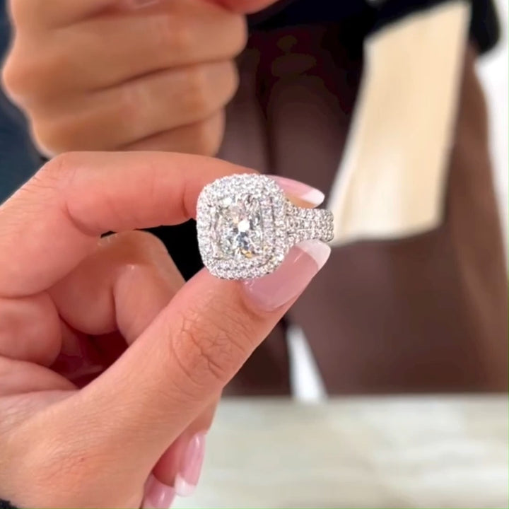 Frieda – Anello solitario con pietra rotonda.