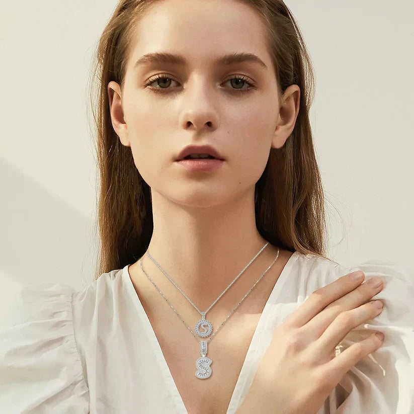 Set di collane con iniziali in moissanite