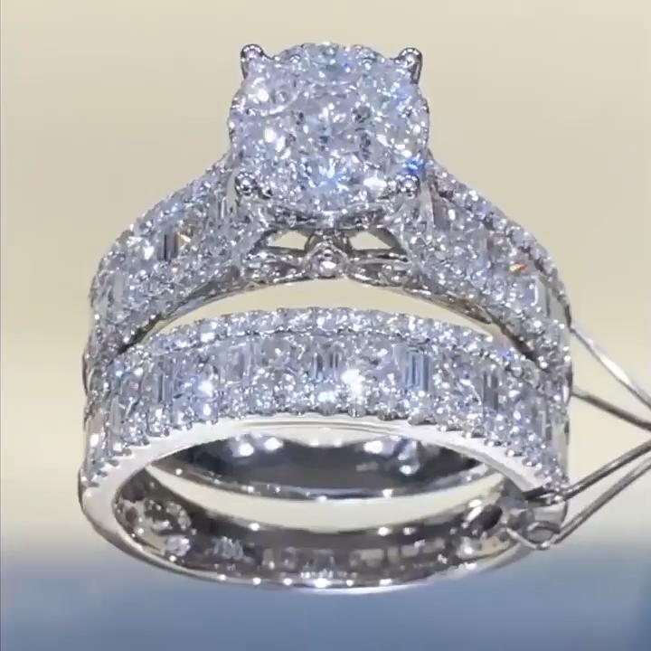 Beatrix – Anello doppio con incastonatura a pavé.