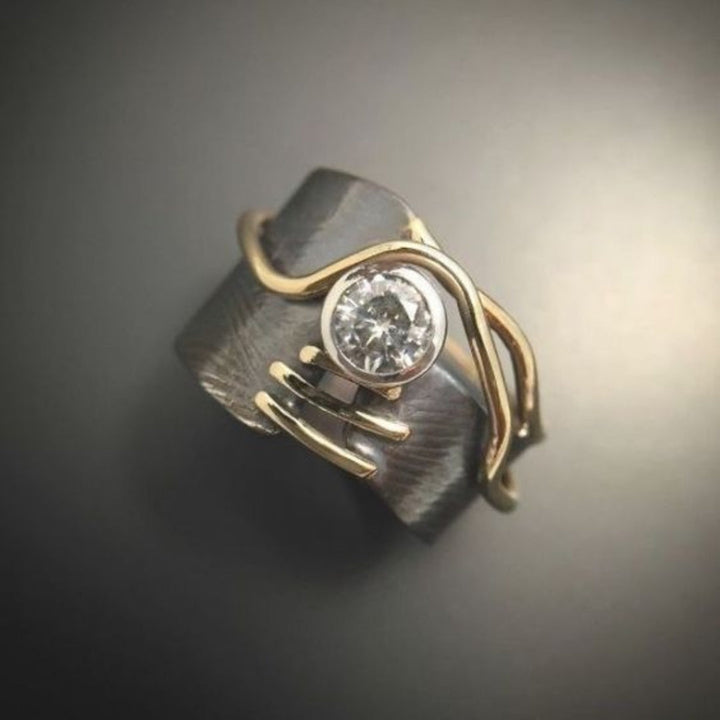 Laura - Anello vintage in argento scuro con zirconi