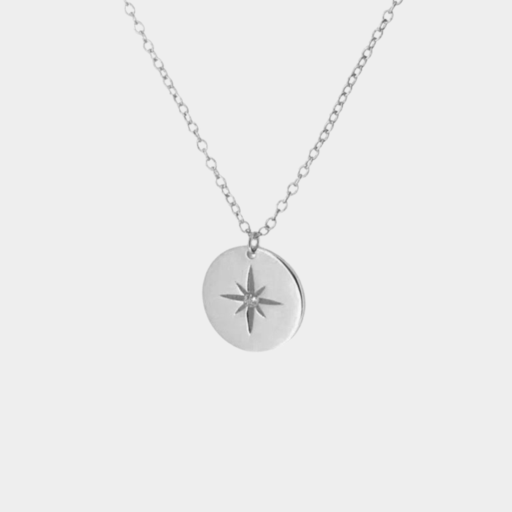 Sophie – Collana in argento a più strati con pendenti discreti