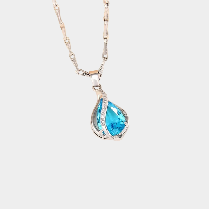Melina – Catenina in argento con pendente azzurro chiaro