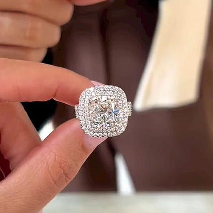 Frieda – Anello solitario con pietra rotonda.