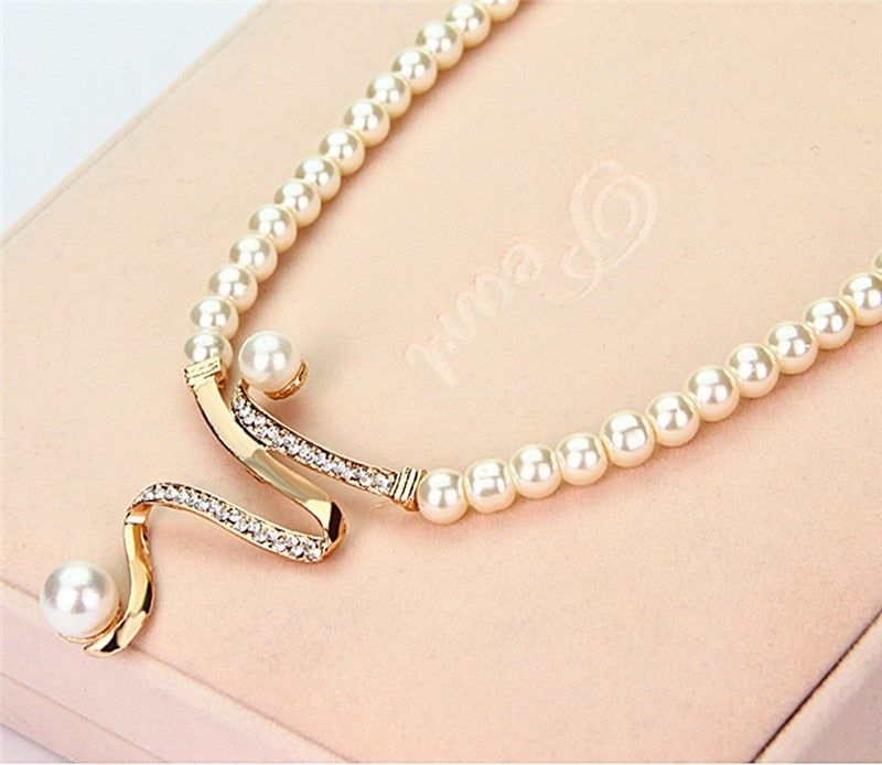 Fabienne – Collier di perle naturali + set di orecchini