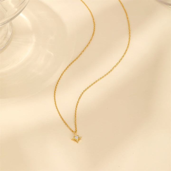 Lina – Catenina fine in argento con medaglione rotondo