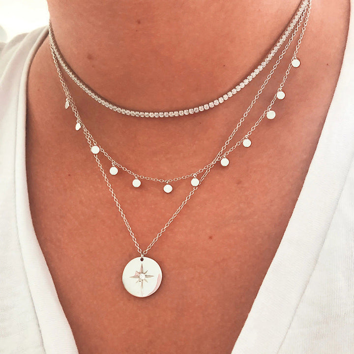 Sophie – Collana in argento a più strati con pendenti discreti