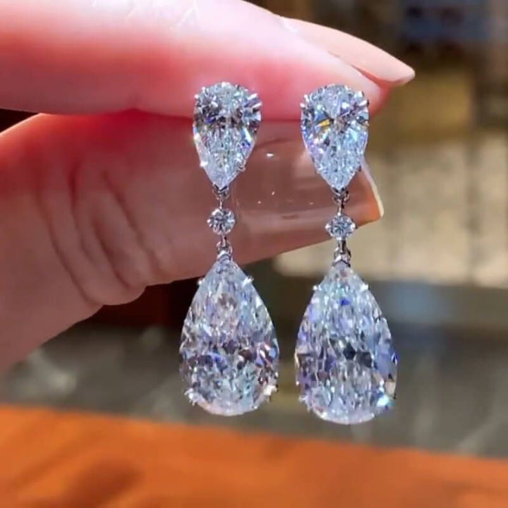 Melanie – Anello con goccia di diamanti.