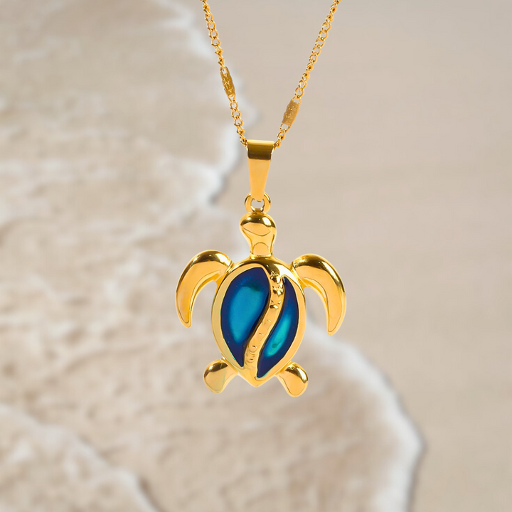 Chantal – Collana dorata a forma di tartaruga con opale blu