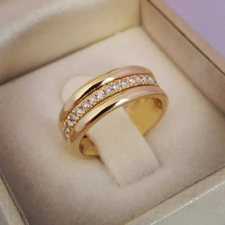 Elegante anello in zirconia con doppio inserto