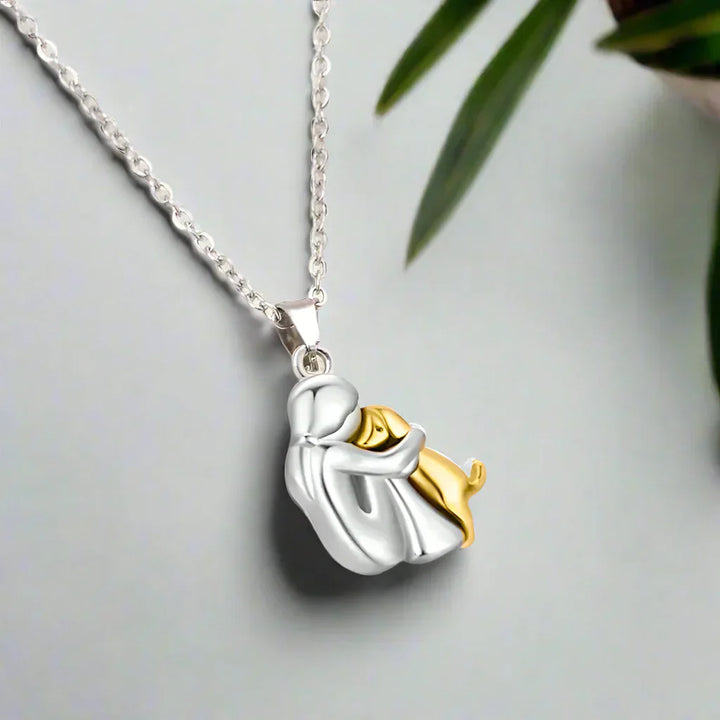 Collana con pendente “Hug”