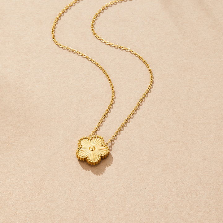 Collier dorato della fortuna