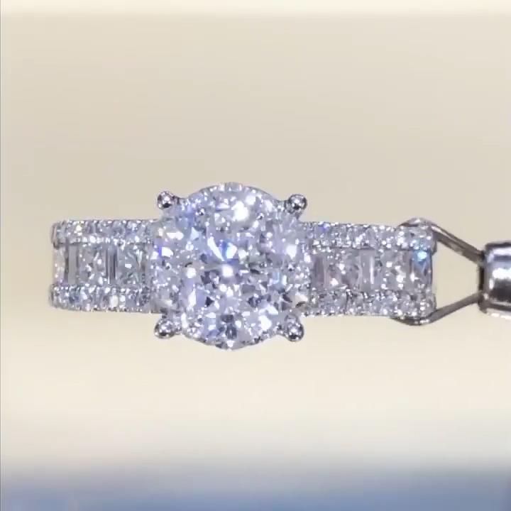 Beatrix – Anello doppio con incastonatura a pavé.