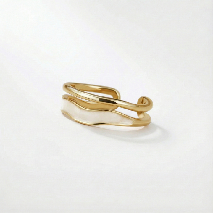 Beatrix – Anello in oro dalla silhouette semplice