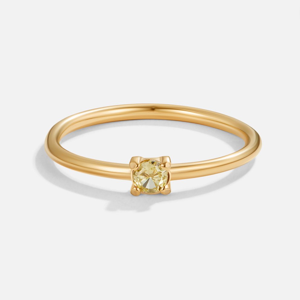 Anelli in oro con pietra di nascita