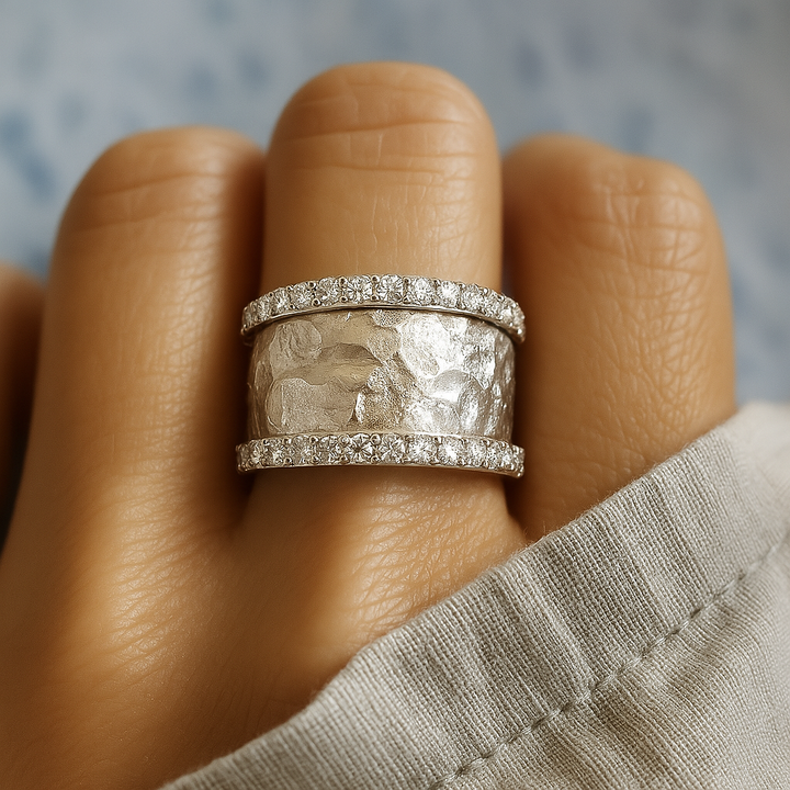 Hana – Anello vintage in argento con zircone