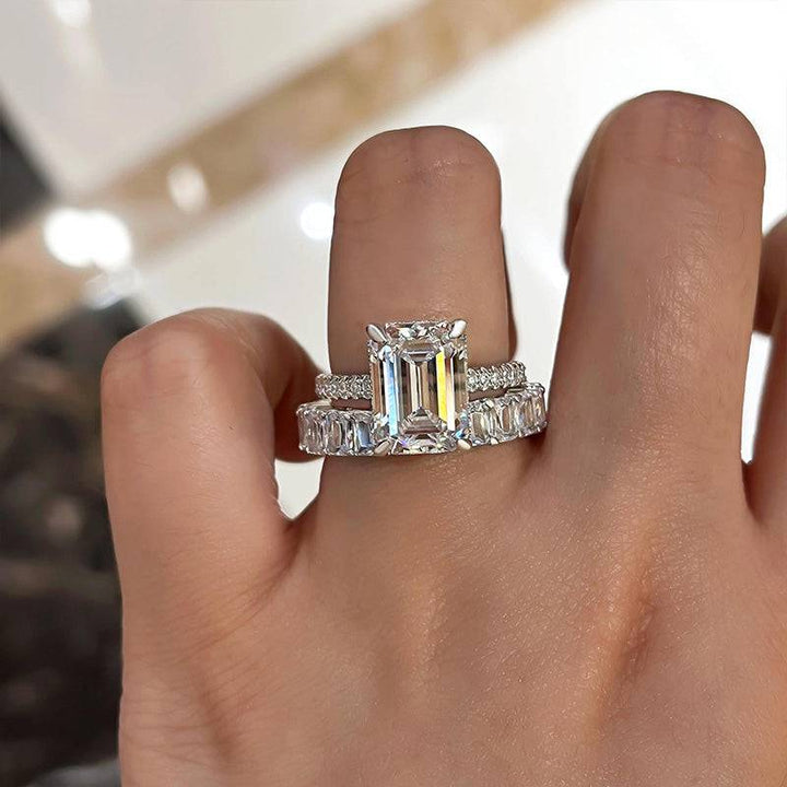 Nadja – Anello di diamanti con centro rettangolare.
