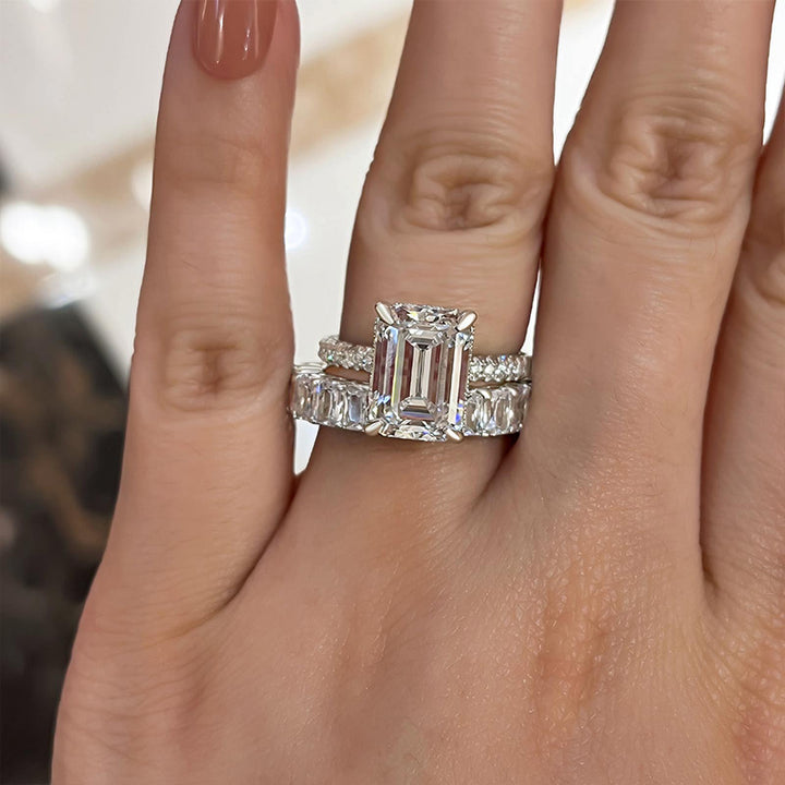 Nadja – Anello di diamanti con centro rettangolare.