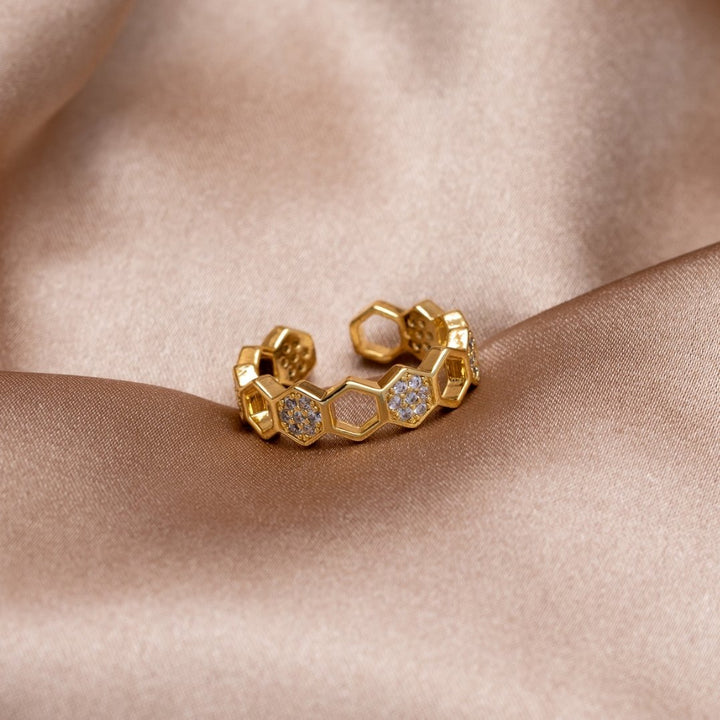 Friederike – Anello in oro con accento di perla