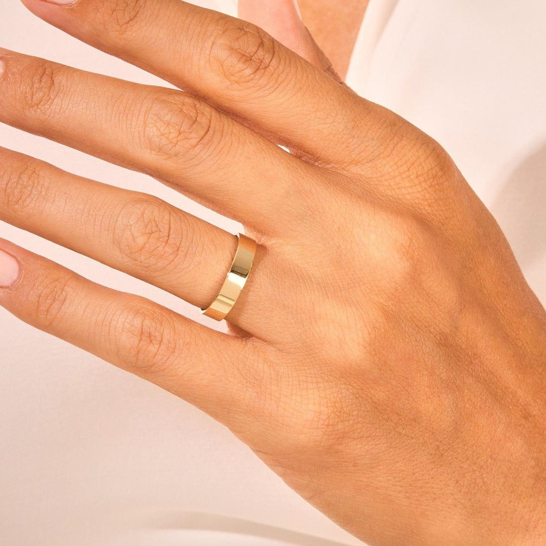 Elisa – Anello con diamante e montatura solitario.