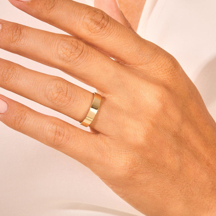 Elisa – Anello con diamante e montatura solitario.