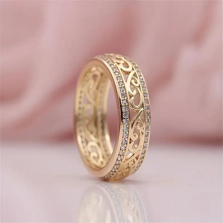 Karin – Anello dorato liscio e cavo