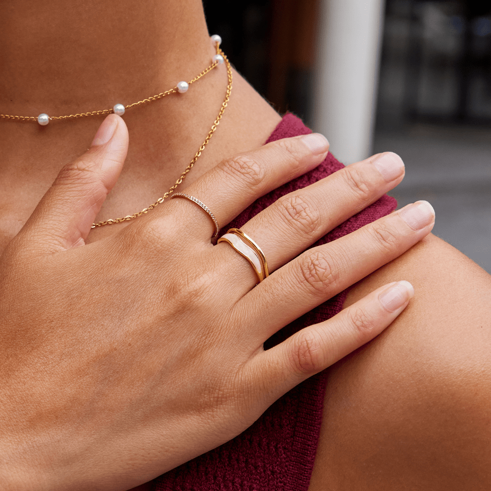 Beatrix – Anello in oro dalla silhouette semplice