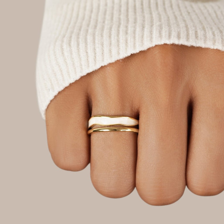 Beatrix – Anello in oro dalla silhouette semplice