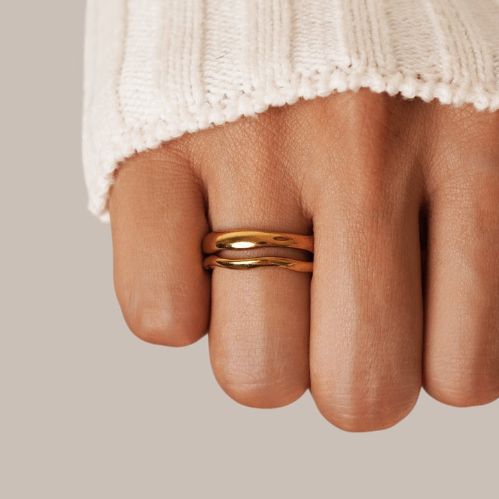 Emilie – Anello di fidanzamento con forma chiara e strutturata