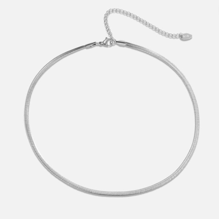 Katharina – Catenina in argento con delicata curva