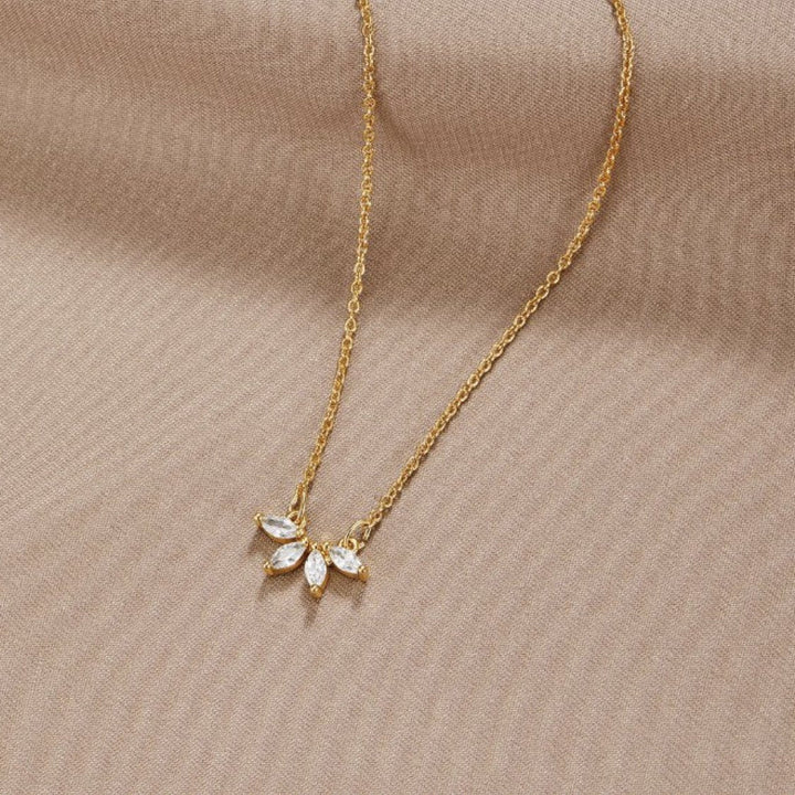 Stefanie – Collana doppia con medaglione
